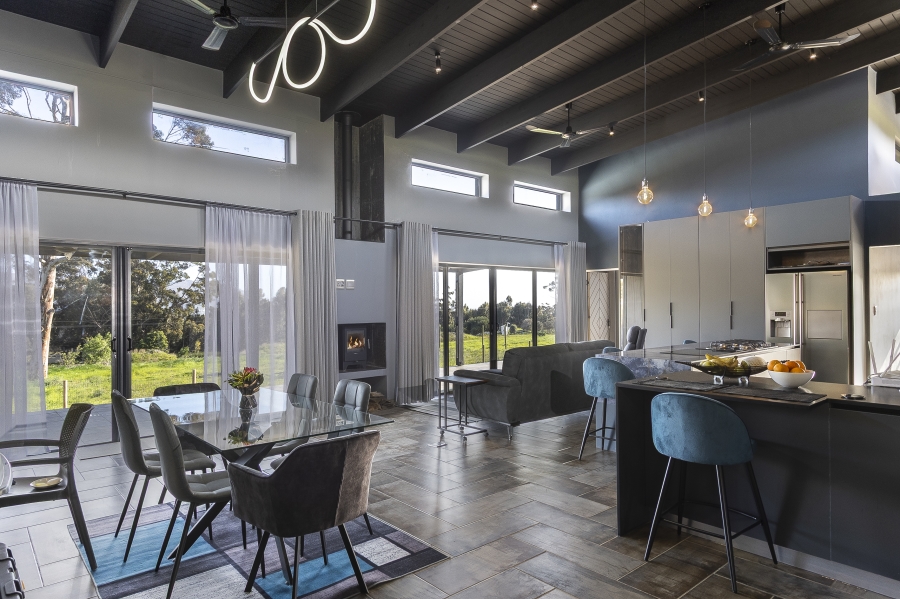 3 Bedroom Property for Sale in Sir Lowrys Pass Village Western Cape